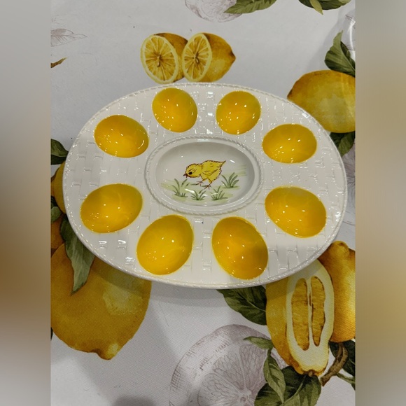 Vintage Easter deviled eggs dish, spring chick theme with eight egg sections - Picture 2 of 13